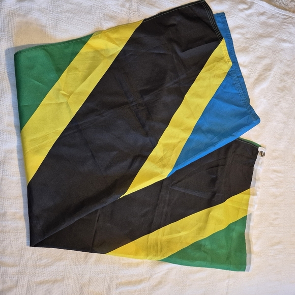 Flag of Tanzania with grommets 35 1/2" x 60 1/2 EUC - Picture 2 of 4
